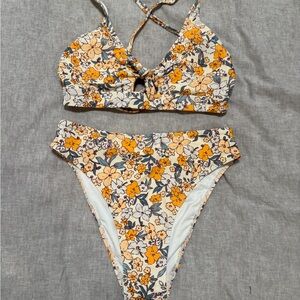 NWT Cupshe Floral Two-Piece Bikini Set — Yellow & Cream Floral Print
